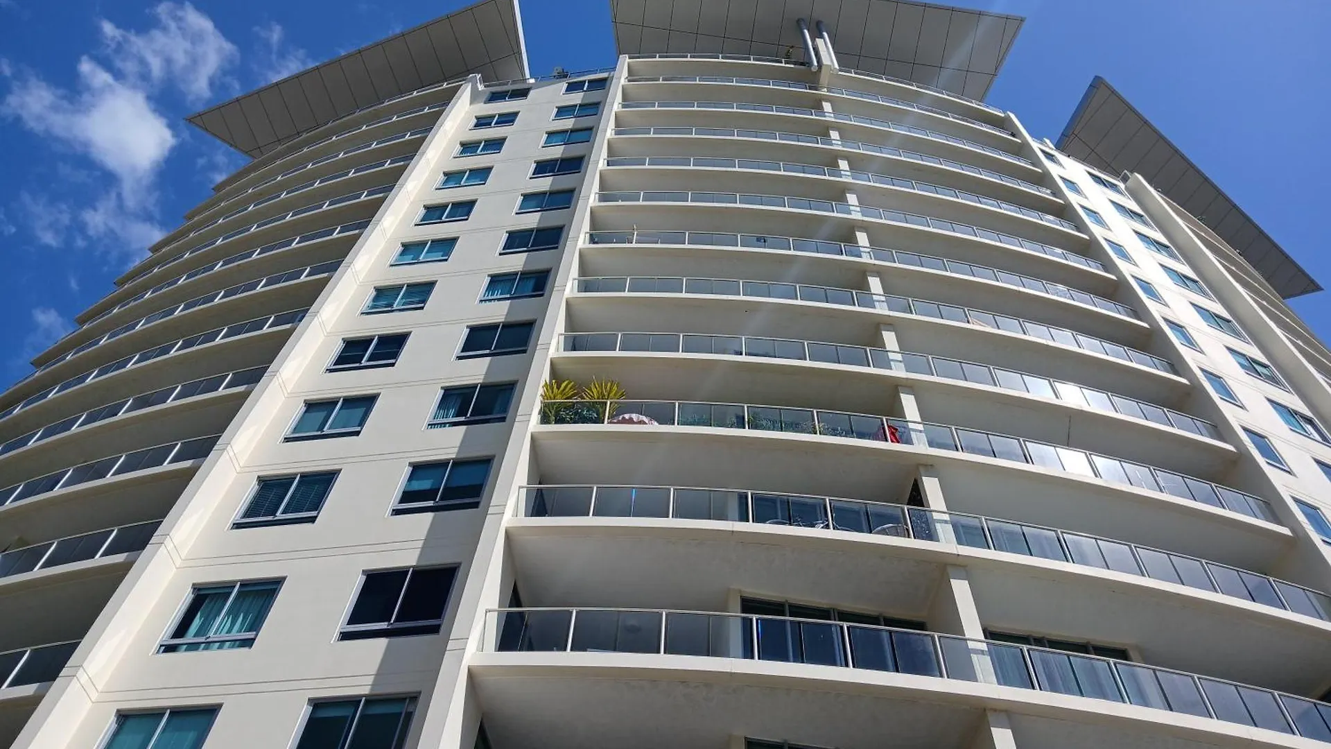 Wings 2 Bedroom Apartment Gold Coast Australia